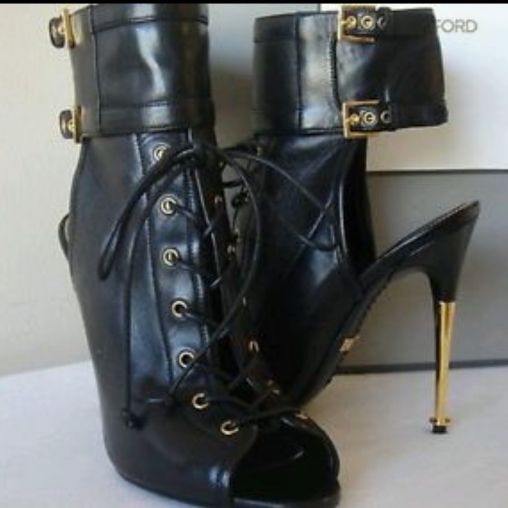 Tom Ford leather Lace up bootie